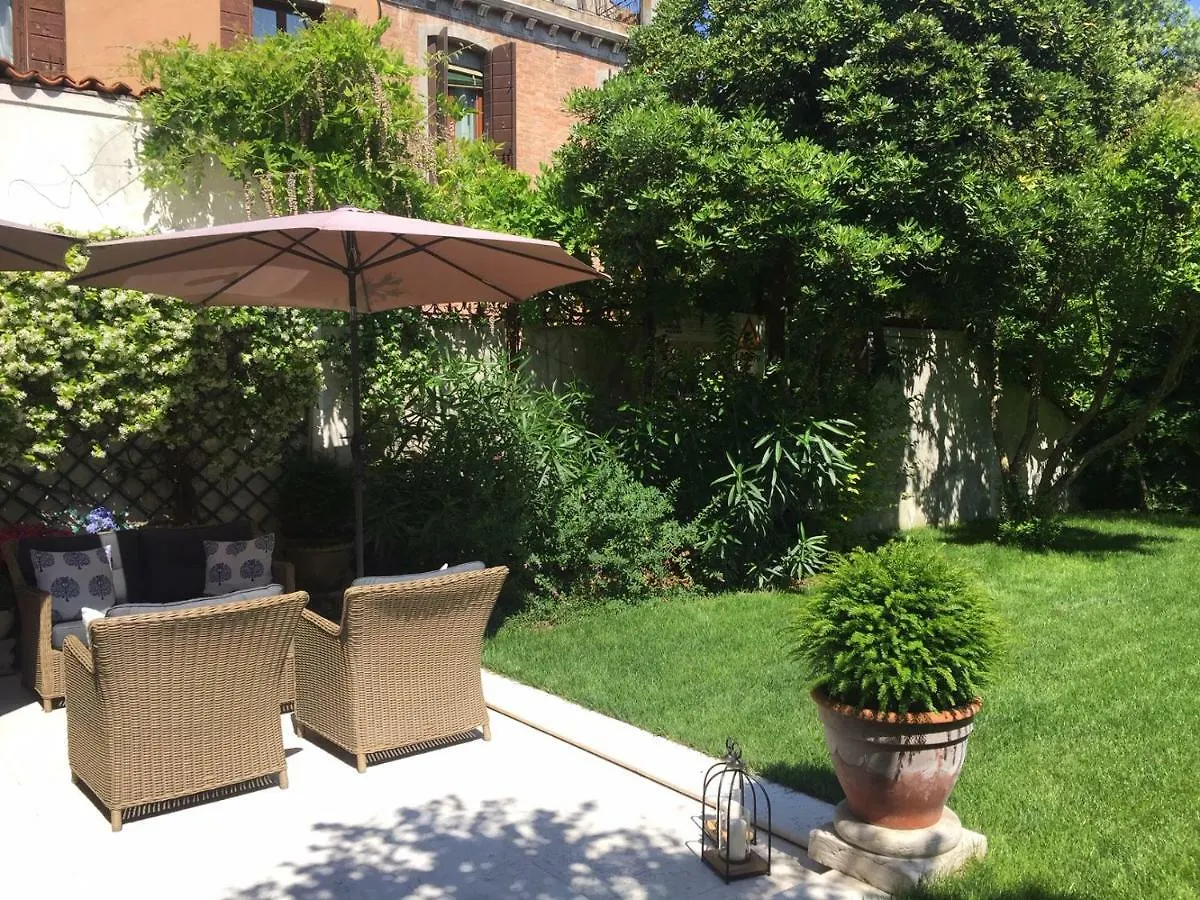 **  Primaluce Bed & Breakfast Venice Italy